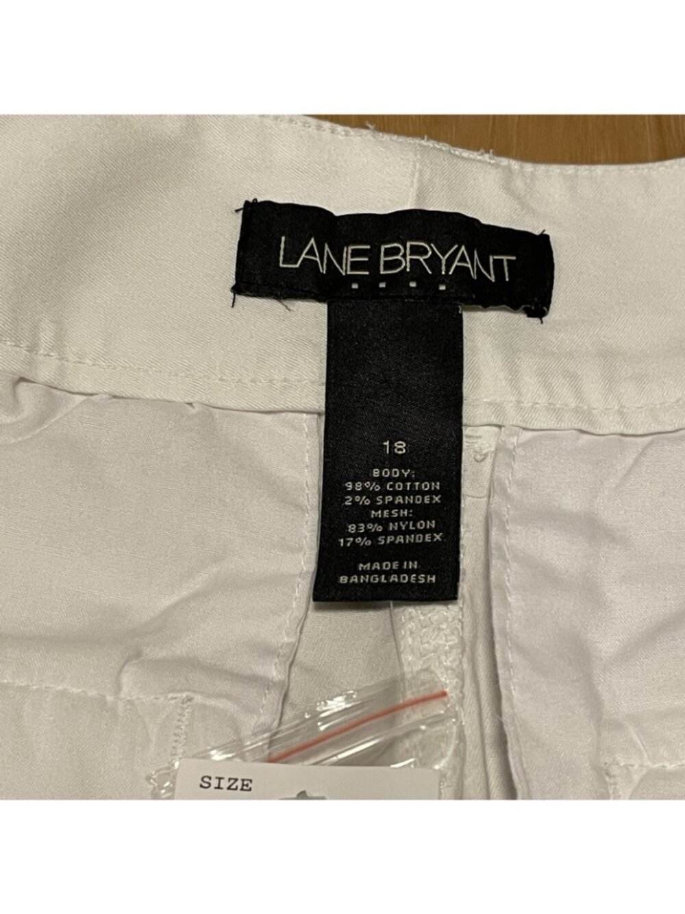 White Shorts Women’s 18 Lane Bryant Secret Slimmer 5 Pocket NWT - Picture 7 of 12